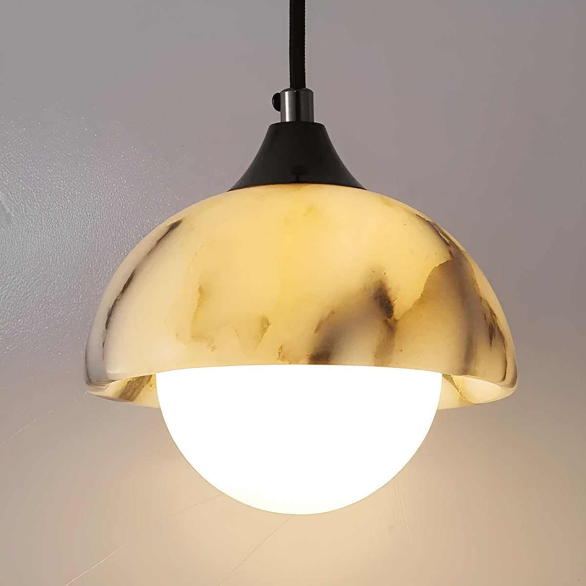 Lampada a sospensione in marmo nero – Moderna e lussuosa | Illuminazione interna elegante