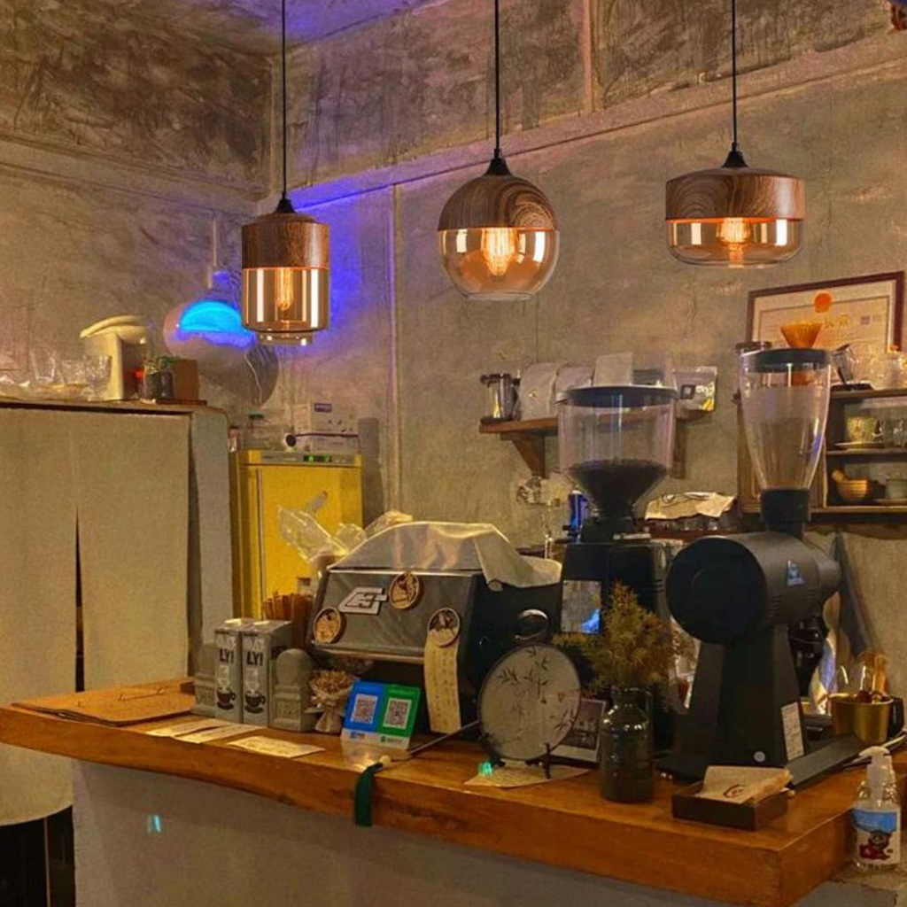 Lampada a sospensione scandinava – Vetro e effetto legno, senza tempo e suggestiva