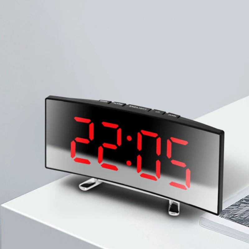 SMARTREFLECT – Orologio Alarm con Specchio LED Curvo per Spazi Moderni