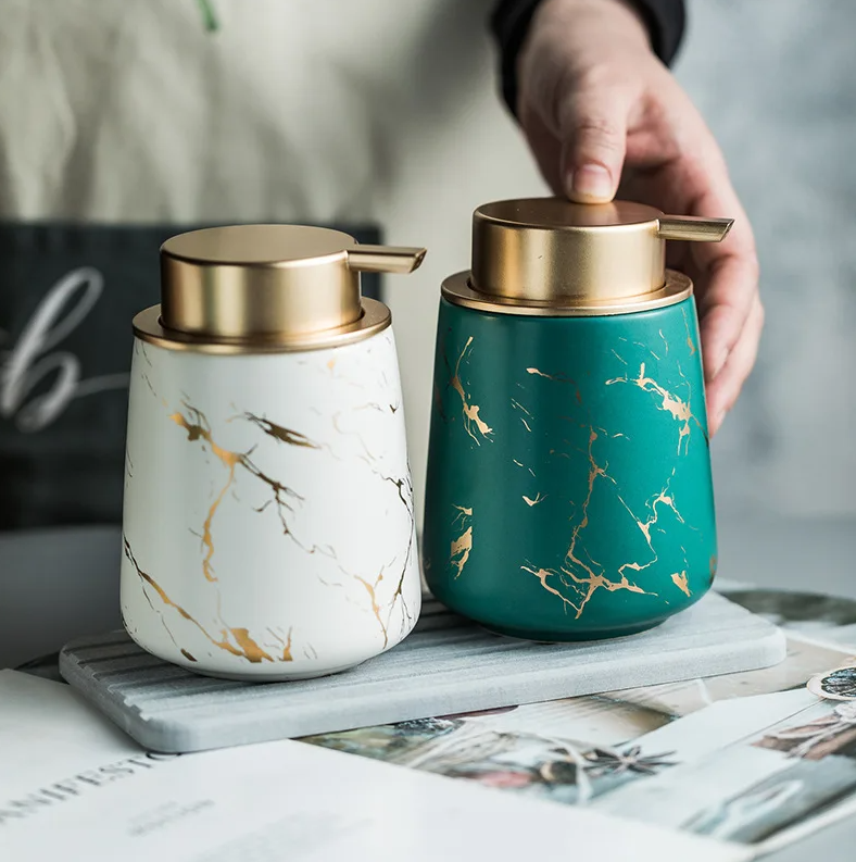 MarbleLux - Elegante dispenser per sapone in ceramica fatto a mano con design moderno