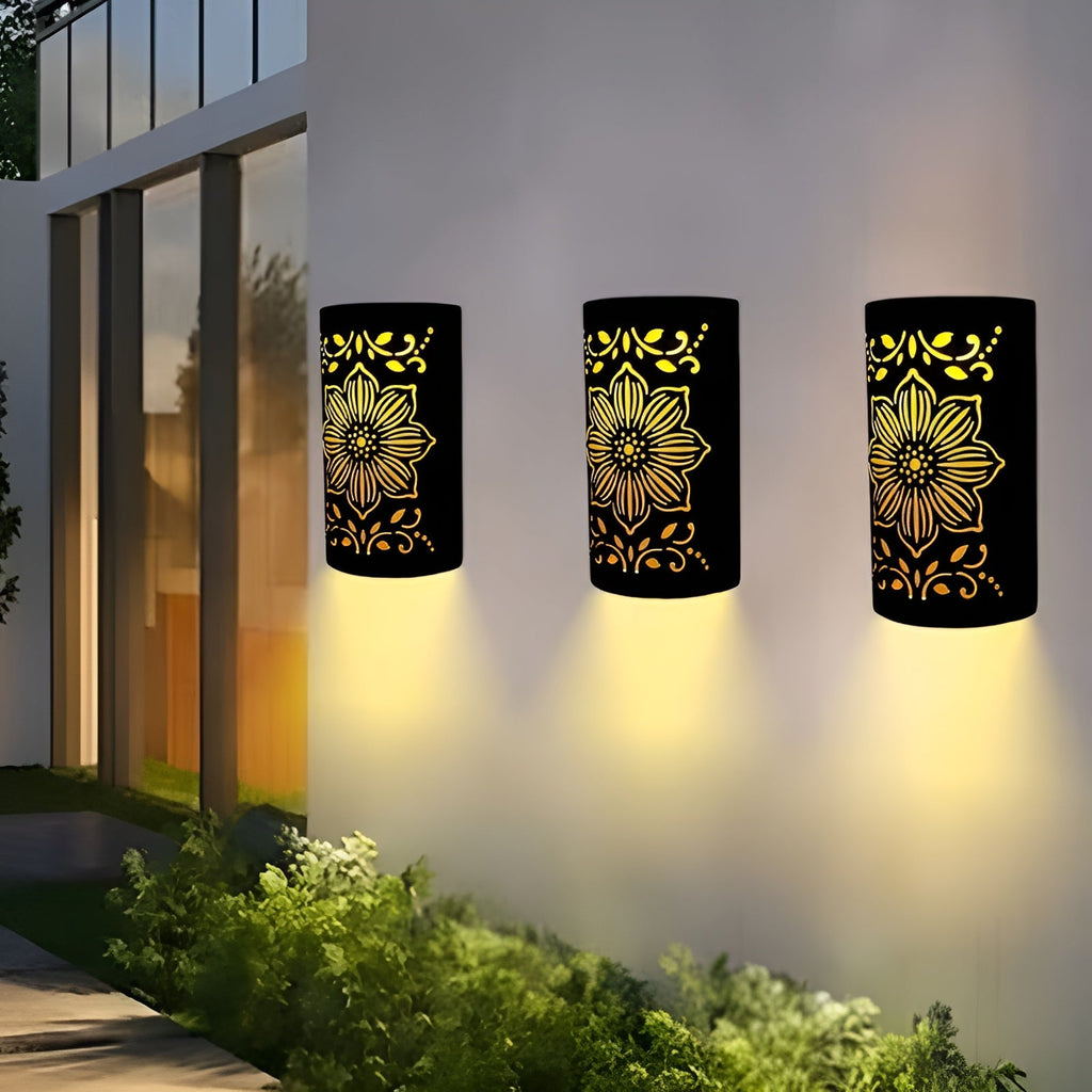 Lampada da parete solare con motivo floreale – Illuminazione decorativa per esterni in nero | Resistente alle intemperie per giardino e terrazza