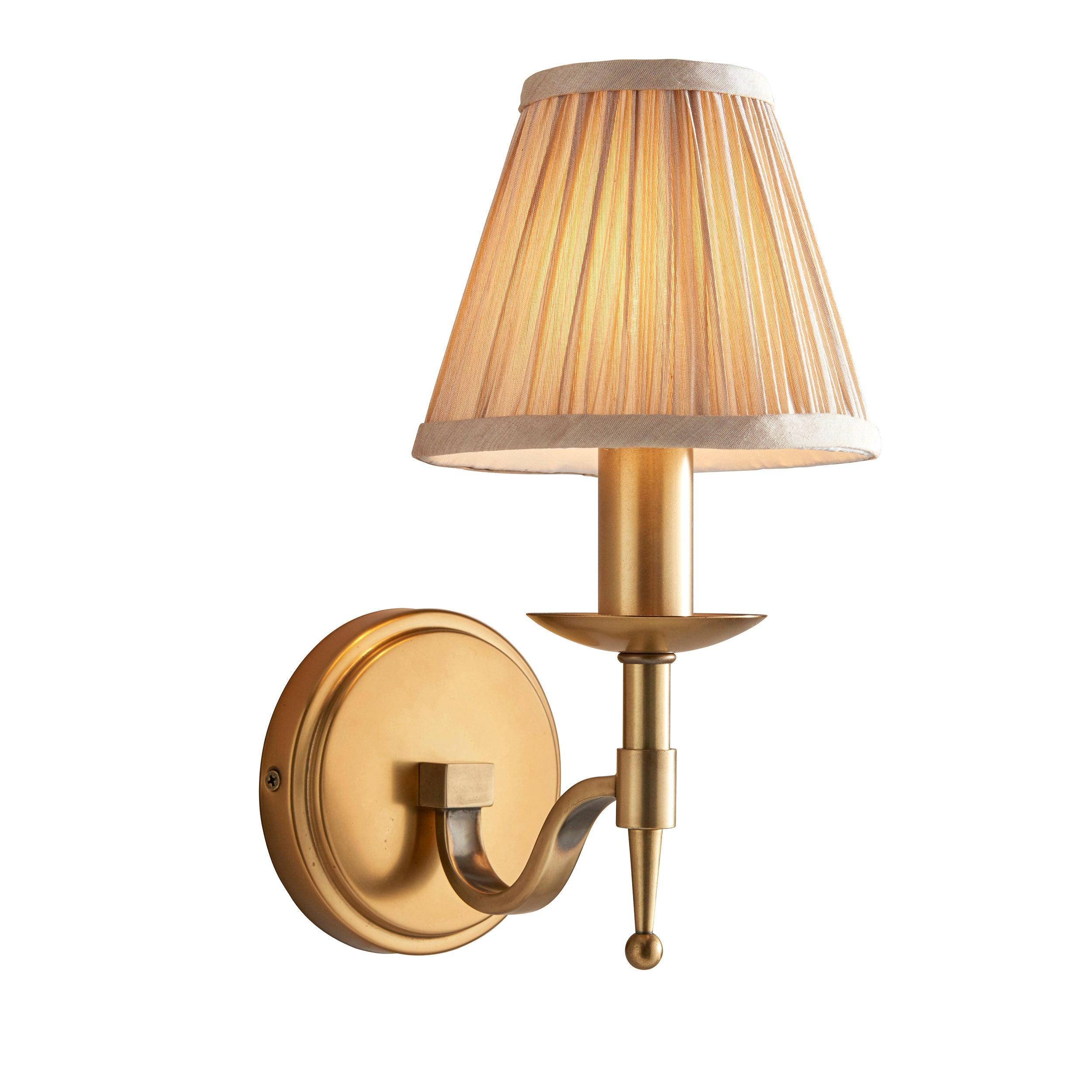 Applique Singola in Ottone Antico Stanford con Paralume Beige