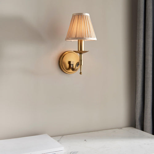Applique Singola in Ottone Antico Stanford con Paralume Beige
