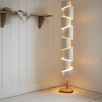Lampada da Terra in Rovere Stepp di Stuart Lamble (Consegna Espressa)