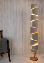 Lampada da Terra Stuart Lamble Stepp