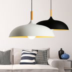 Sospensione in alluminio colorato e stelo in legno