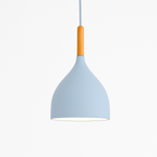 Sospensione LED in metallo colorato e bastone in legno Nordic
