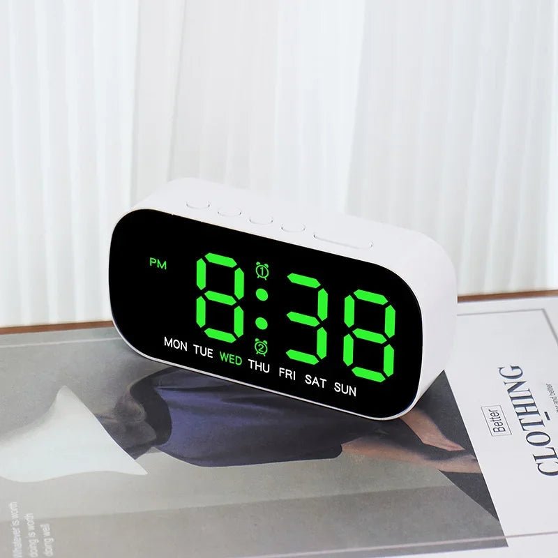 TEMPWATCH – Orologio Digitale Alarm con LED e Display della Temperatura