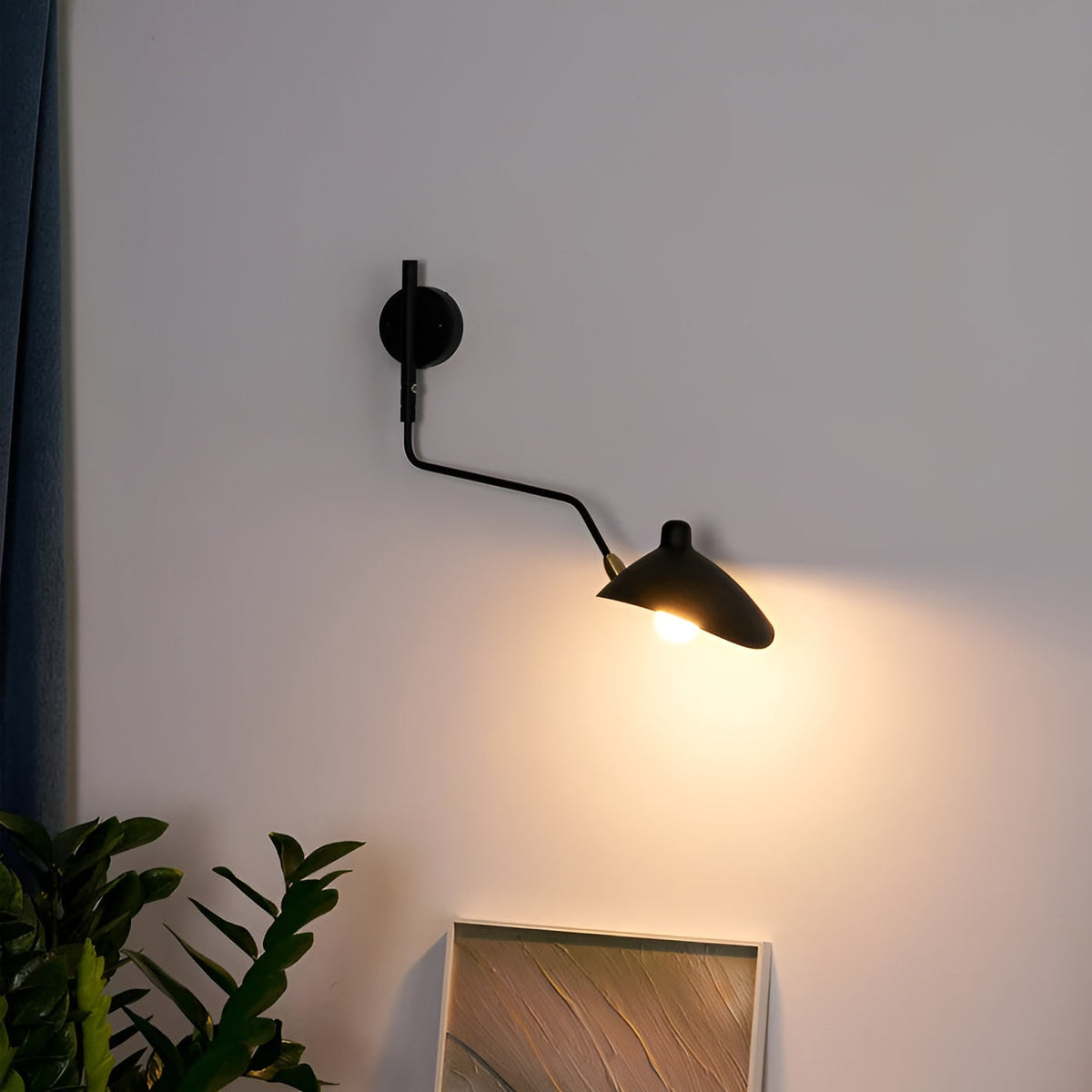 Applique con braccio snodato – Design elegante e senza tempo per camera da letto e ufficio