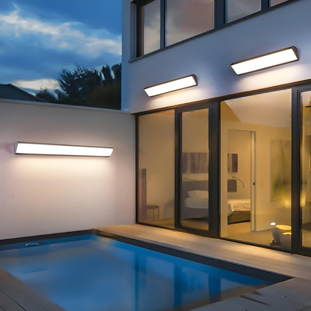 Applique LED impermeabile – Striscia luminosa moderna per giardino e terrazza